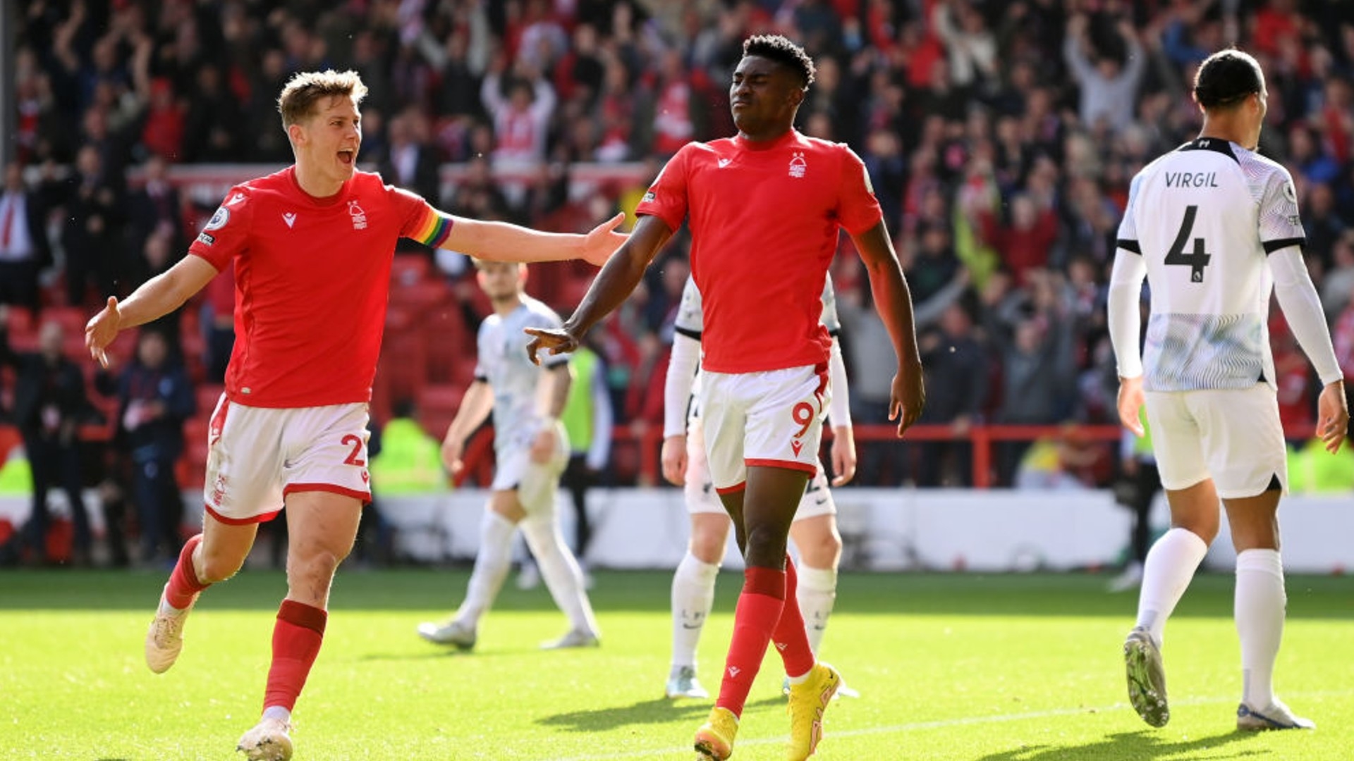 战海报中 战海报中